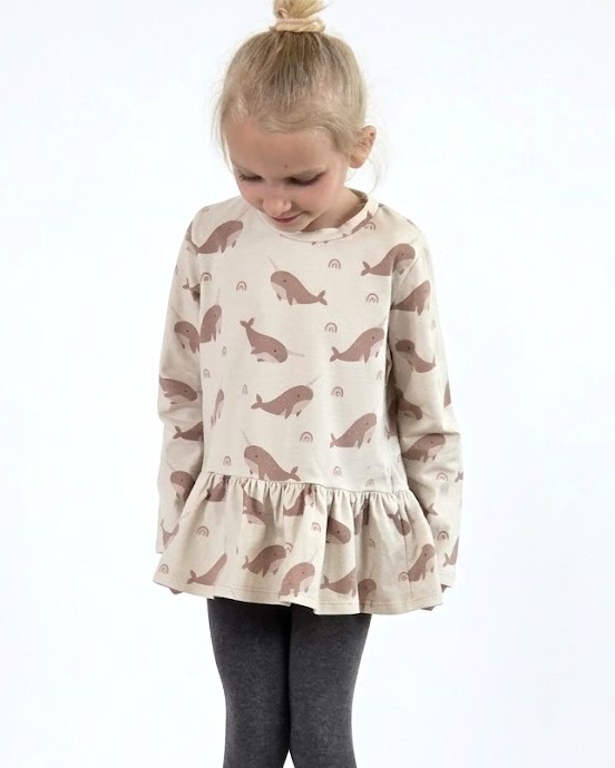 Symønster til børn på langærmet trøje med peplum skørt